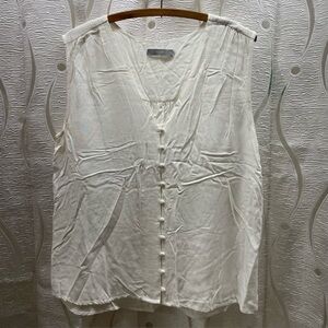 b.young Sleeveless Button Front Blouse Womens Size L White Excellent V-Neck Tank